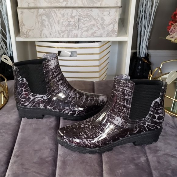 Seven7 Shoes - Seven7 Rainboots Size 11